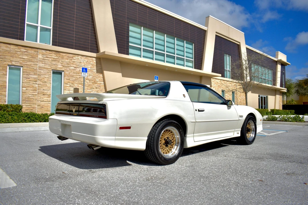 1989 Pontiac Firebird Trans Am 3rd Gen - Image 12 of 31