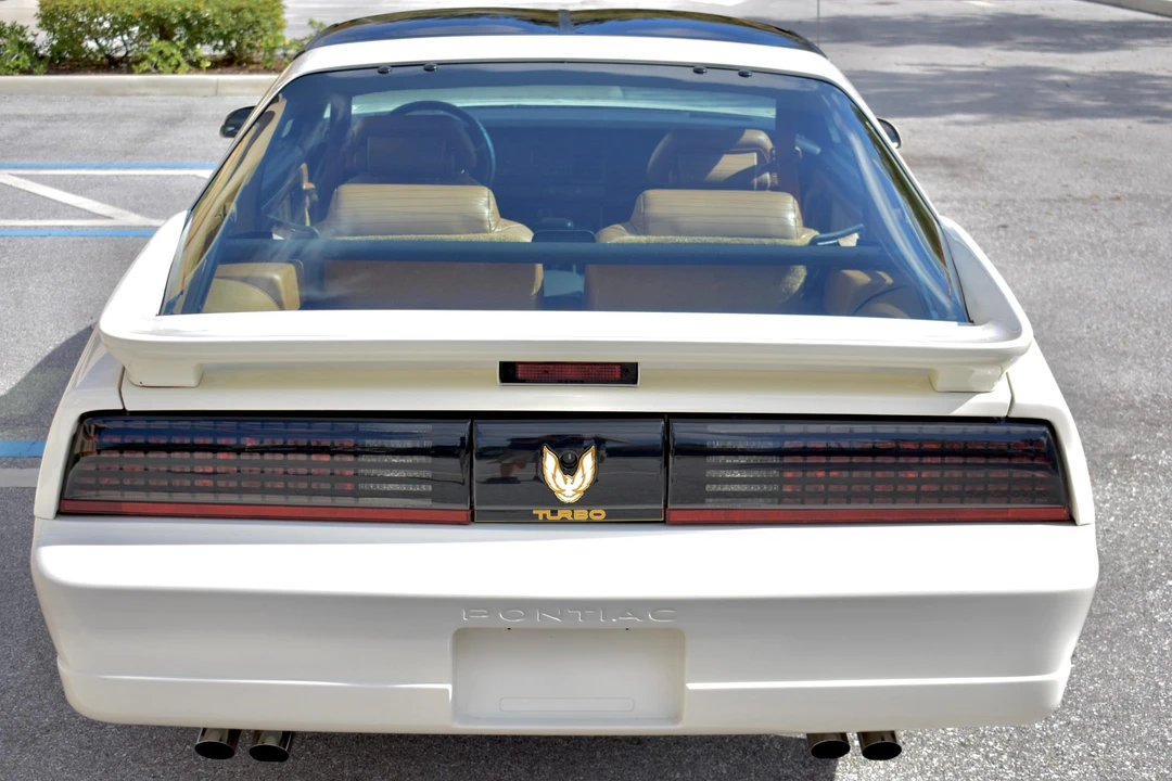 1989 Pontiac Firebird Trans Am 3rd Gen - Image 15 of 31
