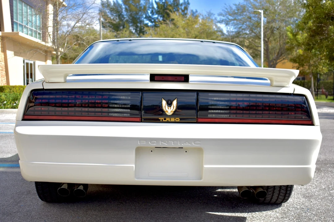 1989 Pontiac Firebird Trans Am 3rd Gen - Image 14 of 31