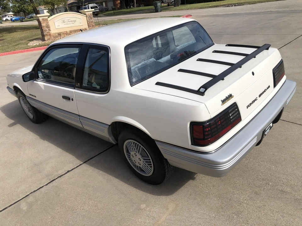 1990 Pontiac Grand Am - Image 23 of 31