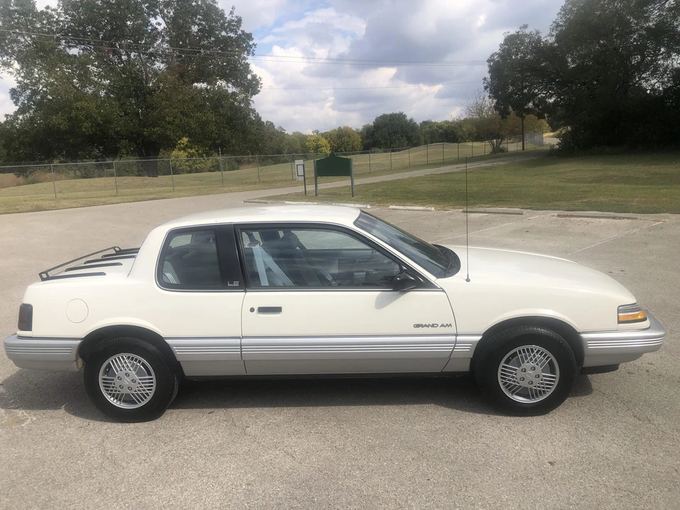 1990 Pontiac Grand Am - Image 15 of 31