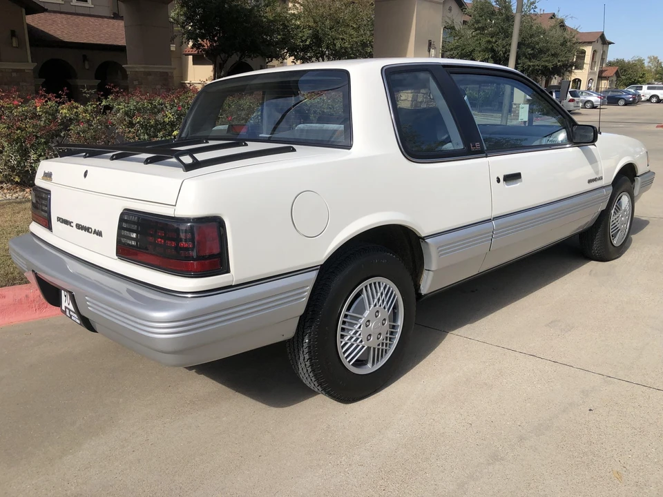 1990 Pontiac Grand Am - Image 16 of 31