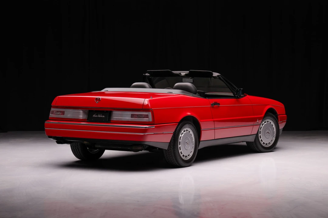 1991 Cadillac Allante - Image 11 of 31