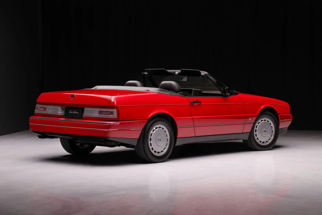 1991 Cadillac Allante - Image 10 of 31