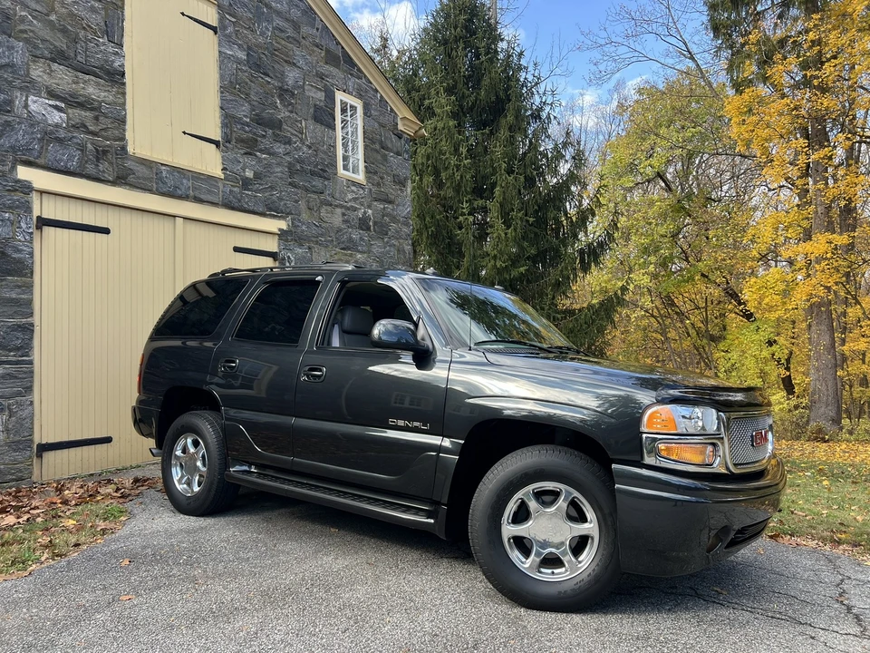 2003 GMC Yukon 2nd Gen - Image 5 of 31
