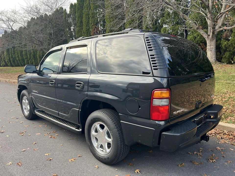 2003 GMC Yukon 2nd Gen - Image 18 of 31