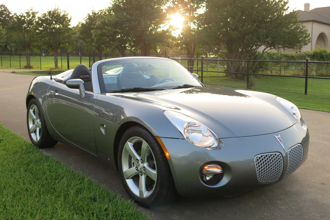 2007 Pontiac Solstice - Image 2 of 31