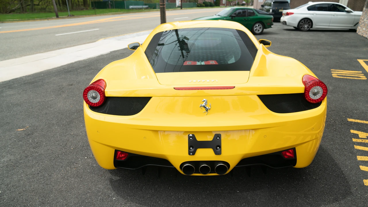 2012 Ferrari 458 Italia - Image 16 of 31