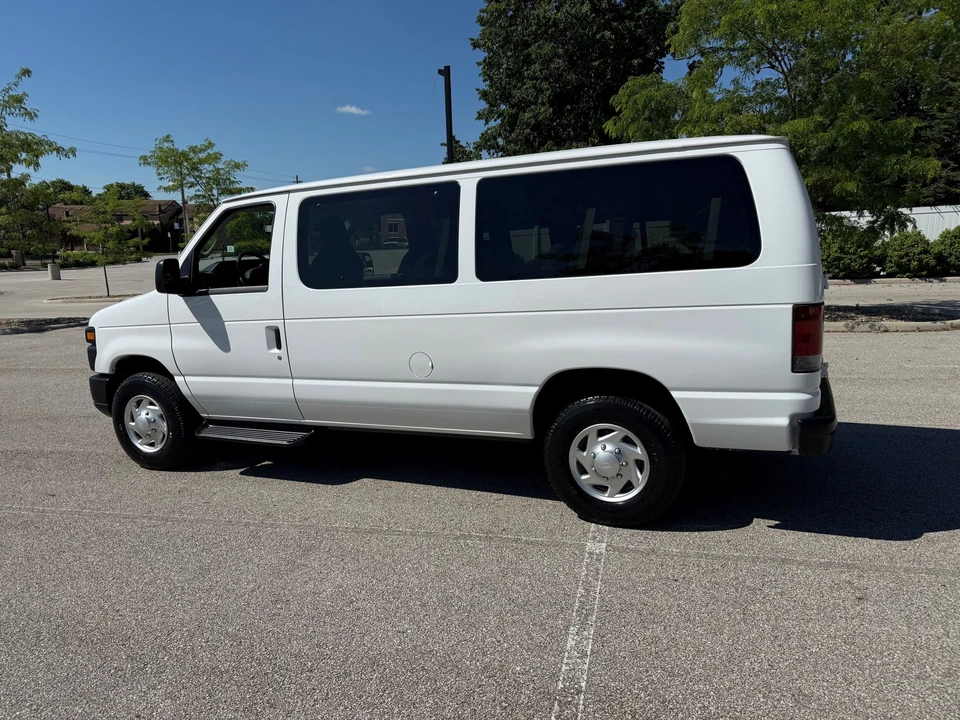 2012 Ford Econoline Van - Image 19 of 31