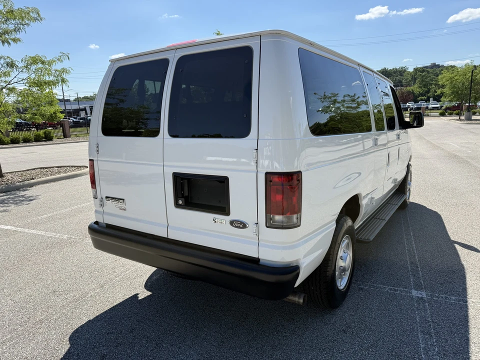 2012 Ford Econoline Van - Image 13 of 31