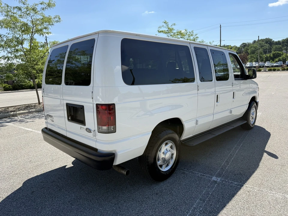 2012 Ford Econoline Van - Image 12 of 31