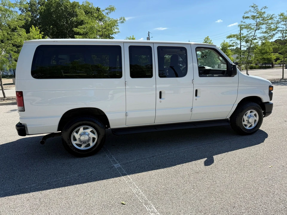 2012 Ford Econoline Van - Image 10 of 31