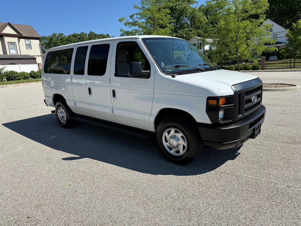 2012 Ford Econoline Van - Image 6 of 31