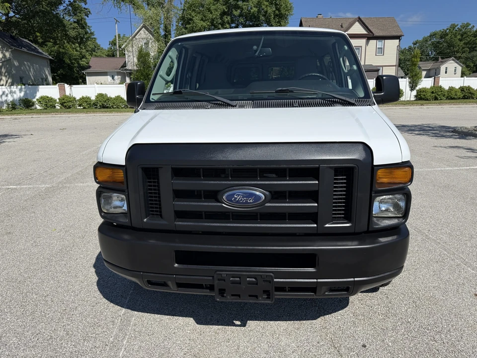 2012 Ford Econoline Van - Image 2 of 31