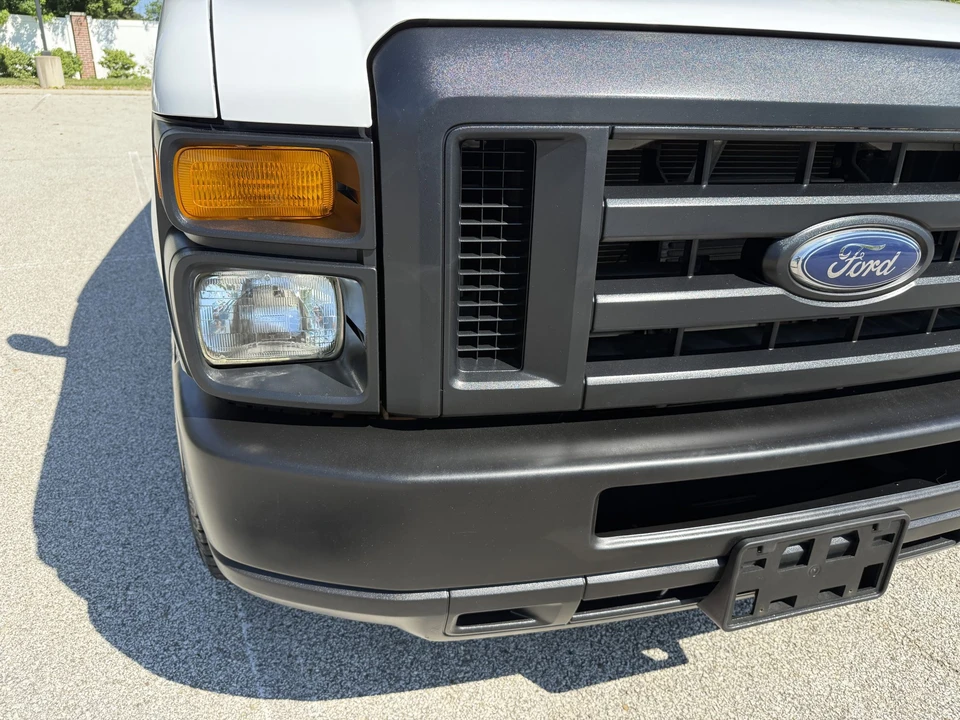 2012 Ford Econoline Van - Image 25 of 31
