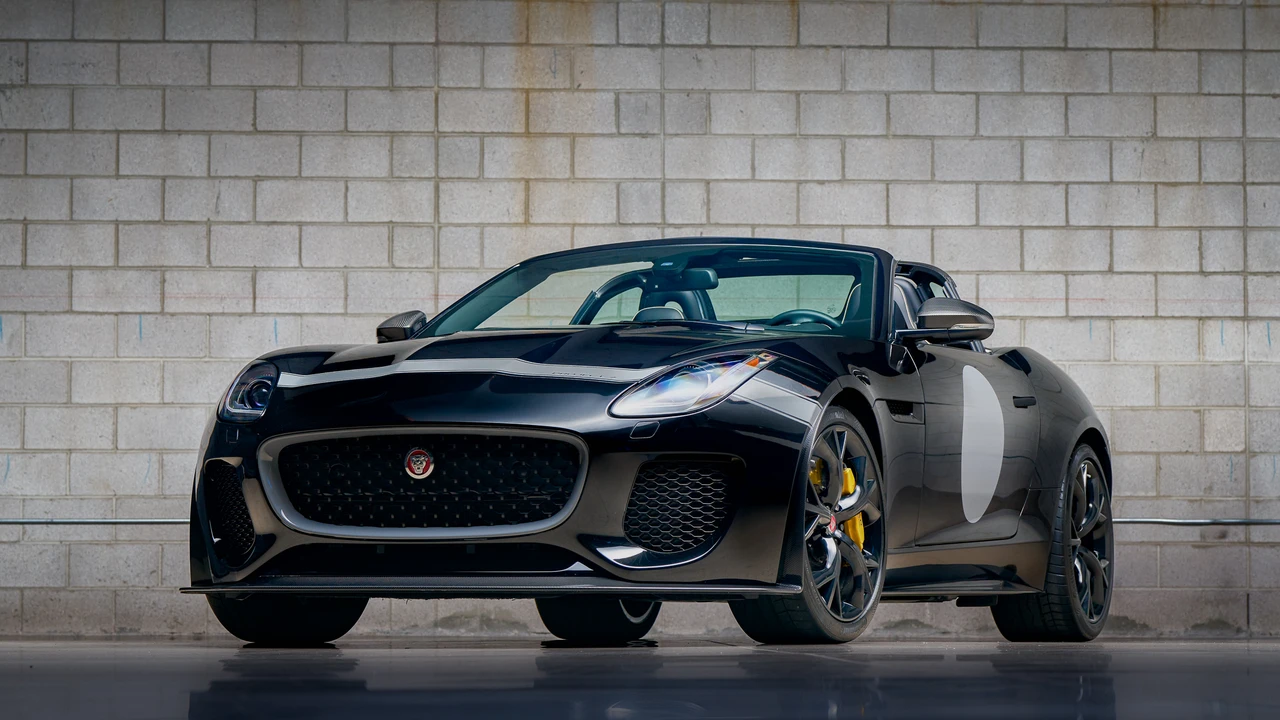2016 Jaguar F-Type R 1st Gen - Image 31 of 31