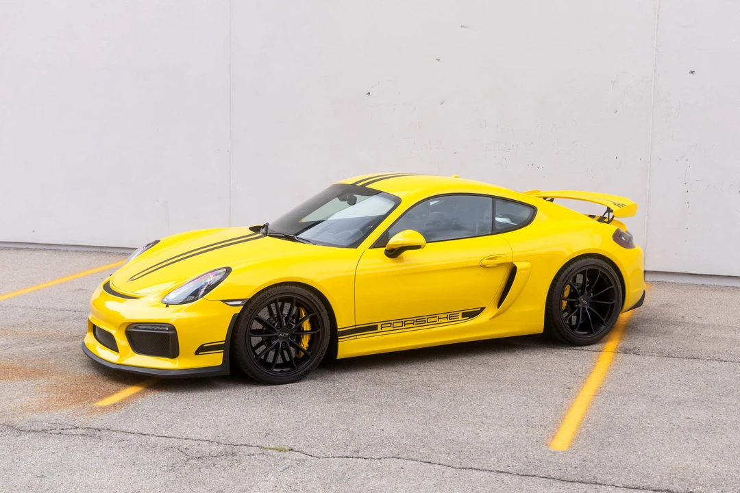 2016 Porsche 981 Cayman GT4 - Image 2 of 31