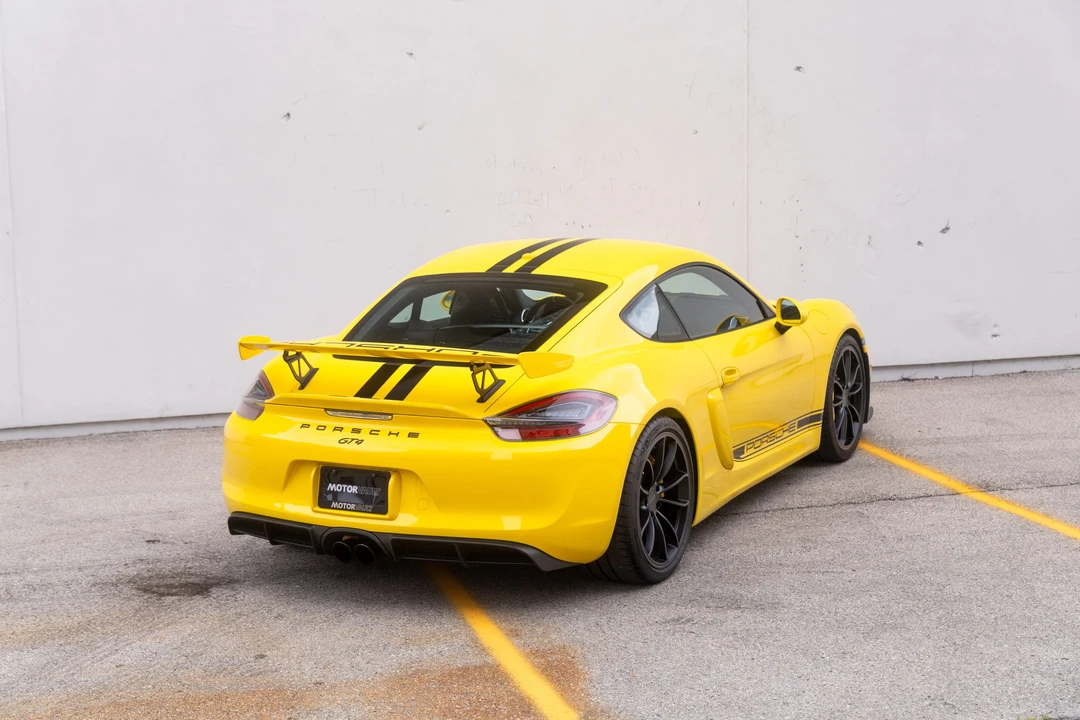 2016 Porsche 981 Cayman GT4 - Image 24 of 31