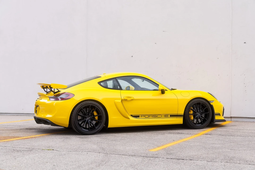 2016 Porsche 981 Cayman GT4 - Image 21 of 31