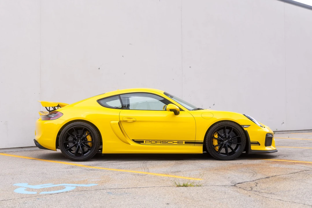 2016 Porsche 981 Cayman GT4 - Image 19 of 31