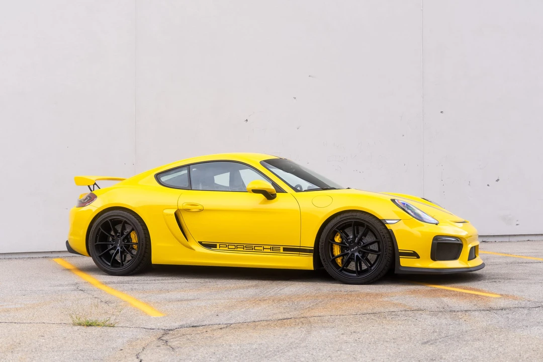 2016 Porsche 981 Cayman GT4 - Image 17 of 31