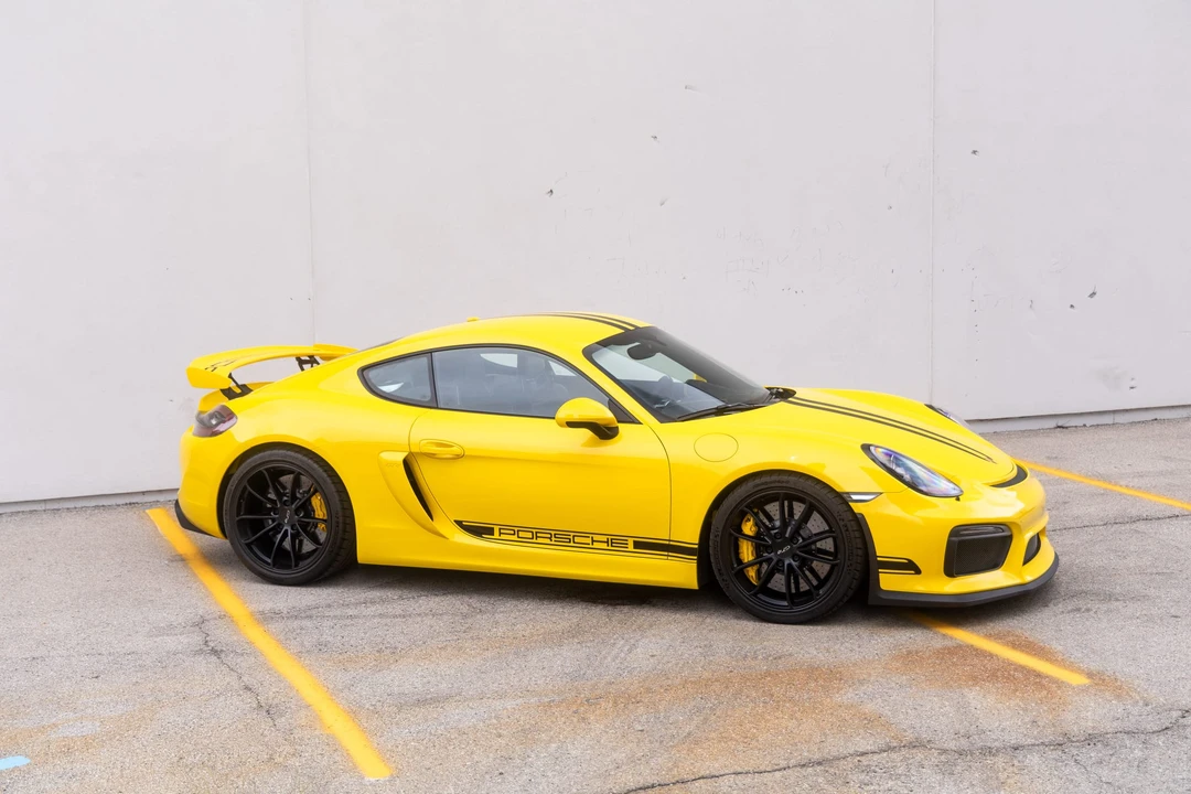 2016 Porsche 981 Cayman GT4 - Image 16 of 31