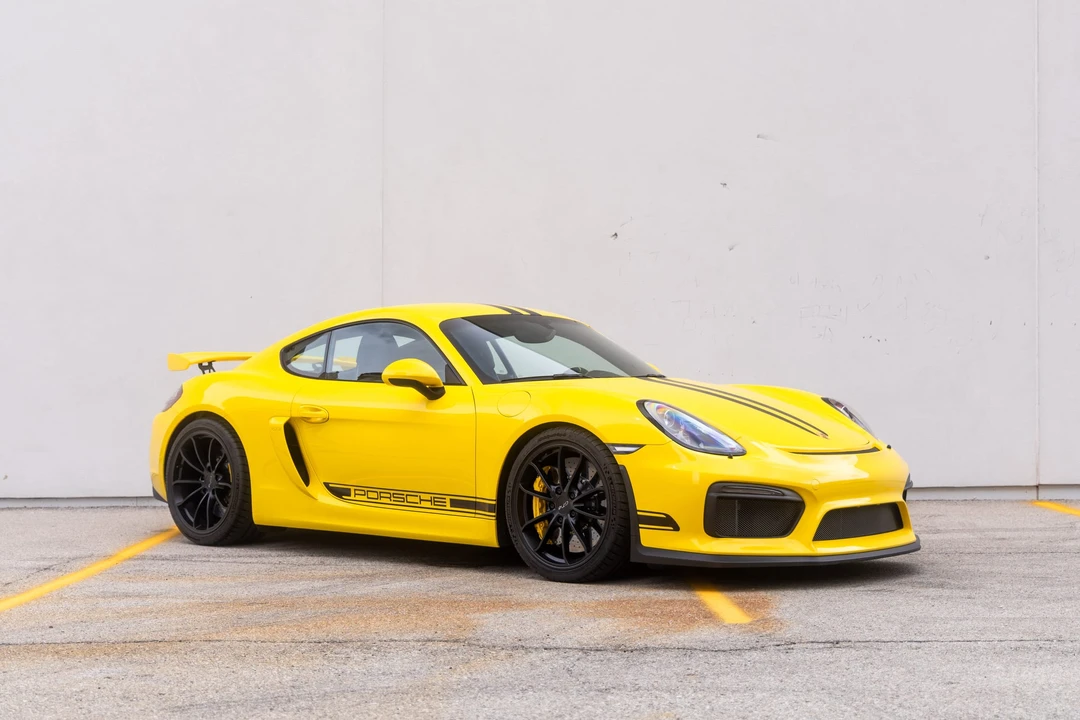 2016 Porsche 981 Cayman GT4 - Image 15 of 31