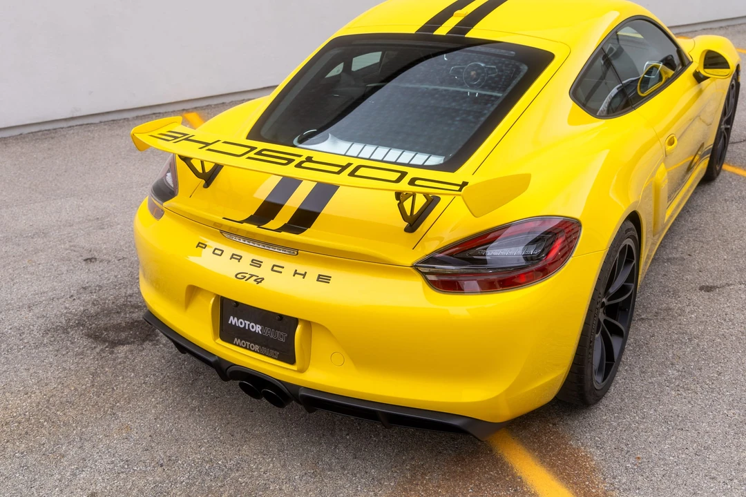 2016 Porsche 981 Cayman GT4 - Image 26 of 31