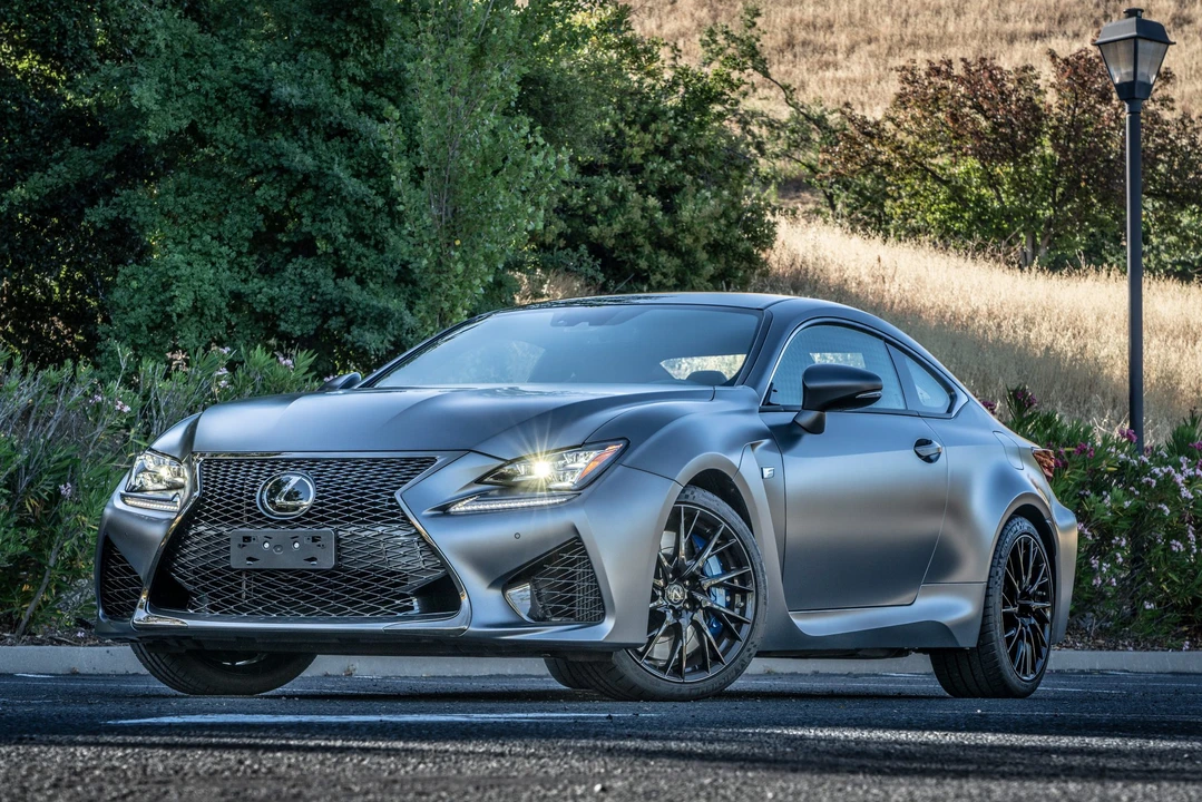 2019 Lexus RC F - Image 7 of 31
