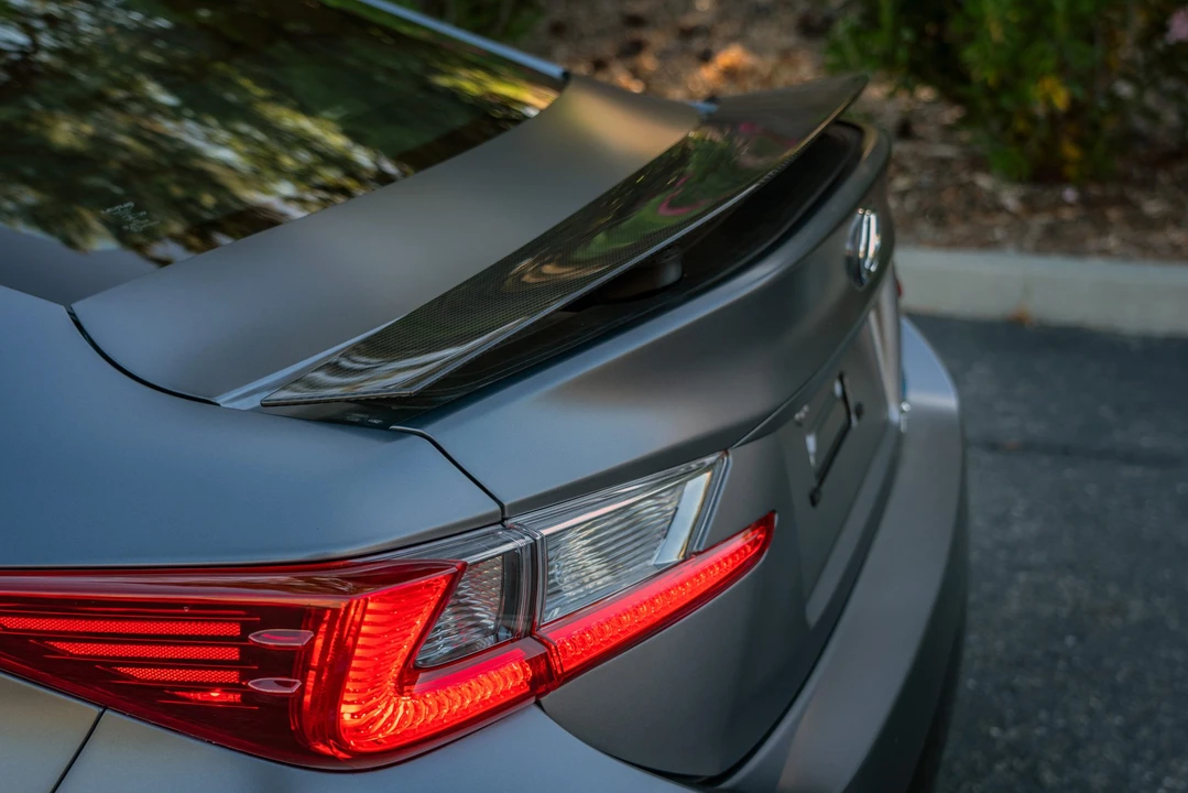 2019 Lexus RC F - Image 28 of 31
