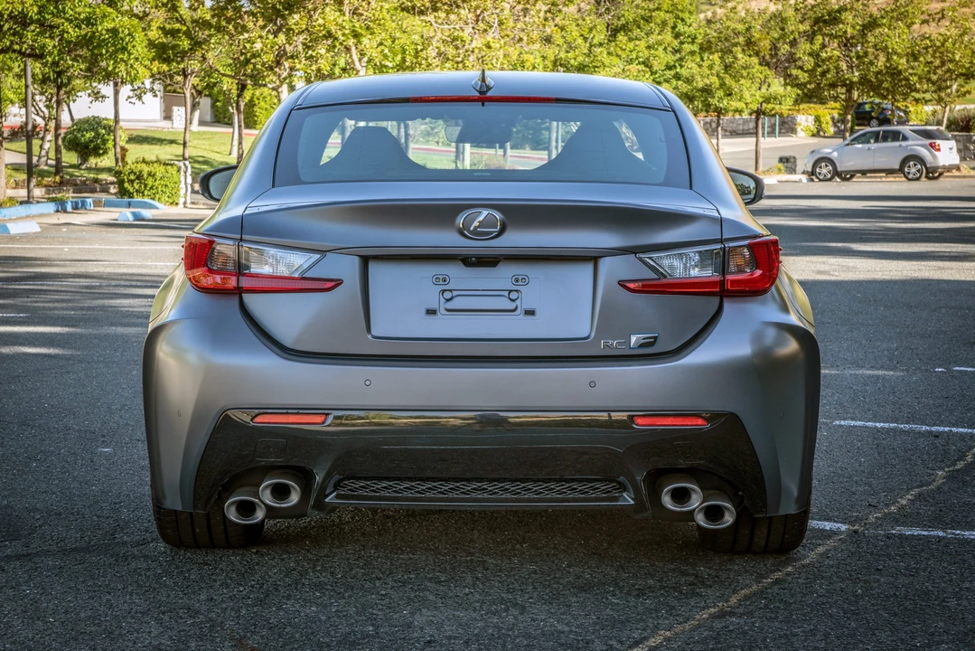 2019 Lexus RC F - Image 13 of 31