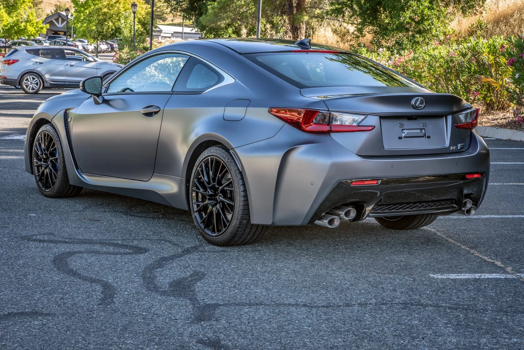 2019 Lexus RC F - Image 12 of 31
