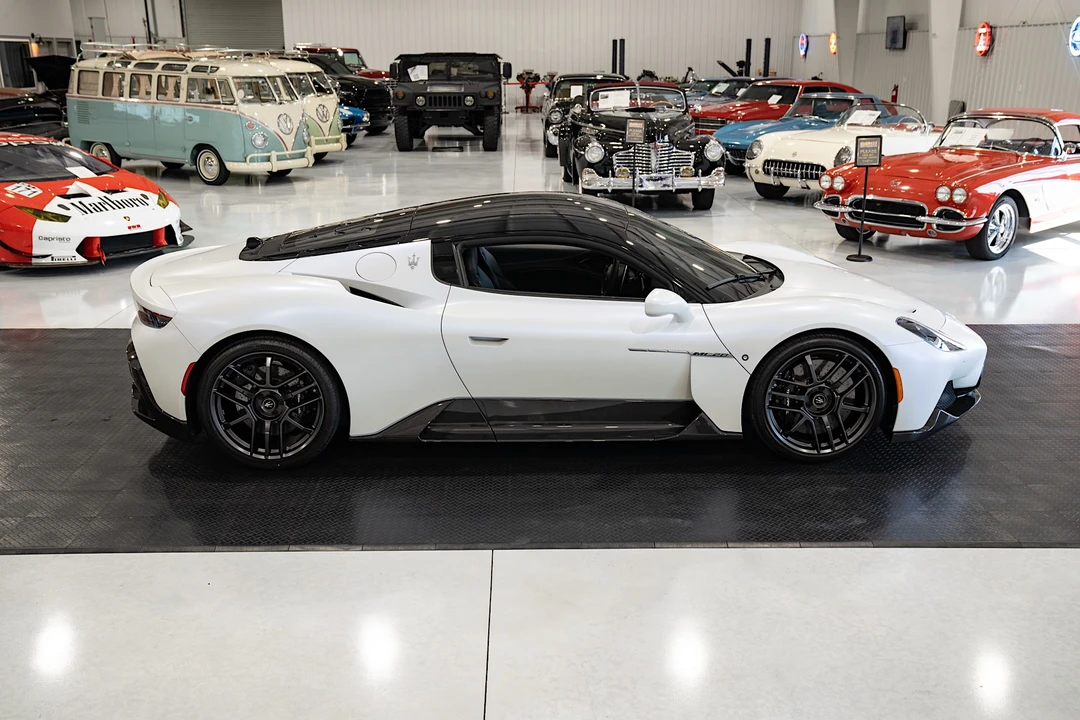 2022 Maserati MC20 - Image 14 of 31