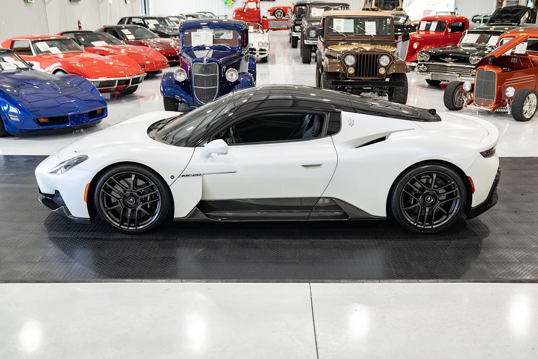 2022 Maserati MC20 - Image 6 of 31