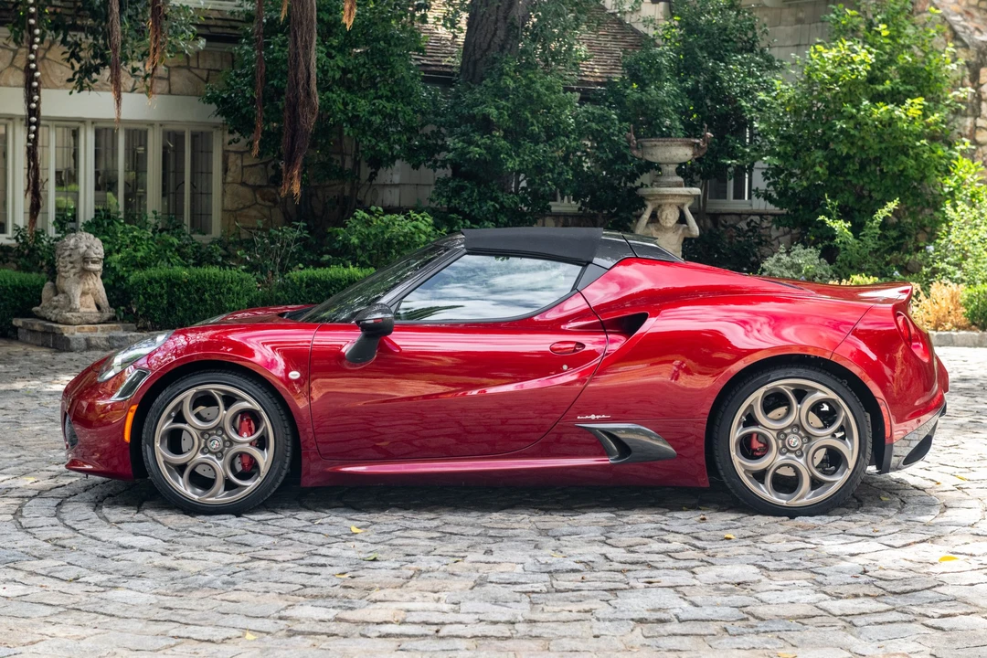 2020 Alfa Romeo 4C Spider - Image 2 of 31