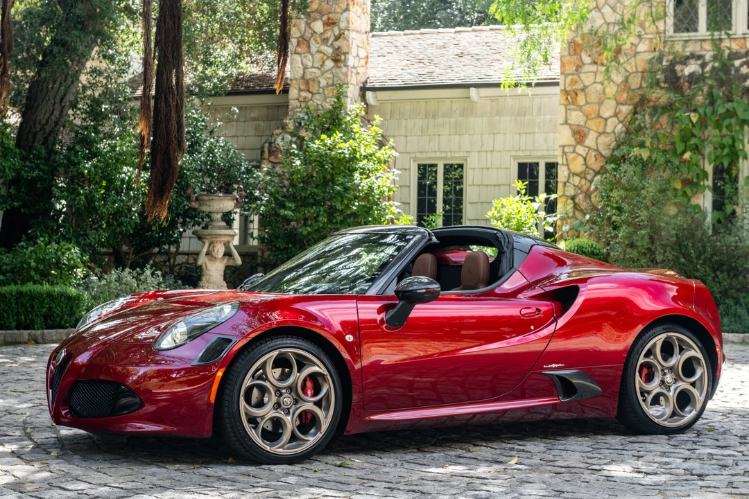 2020 Alfa Romeo 4C Spider - Image 11 of 31