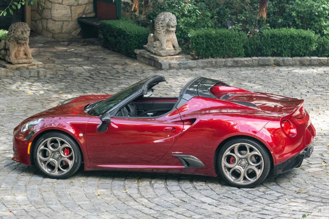 2020 Alfa Romeo 4C Spider - Image 12 of 31
