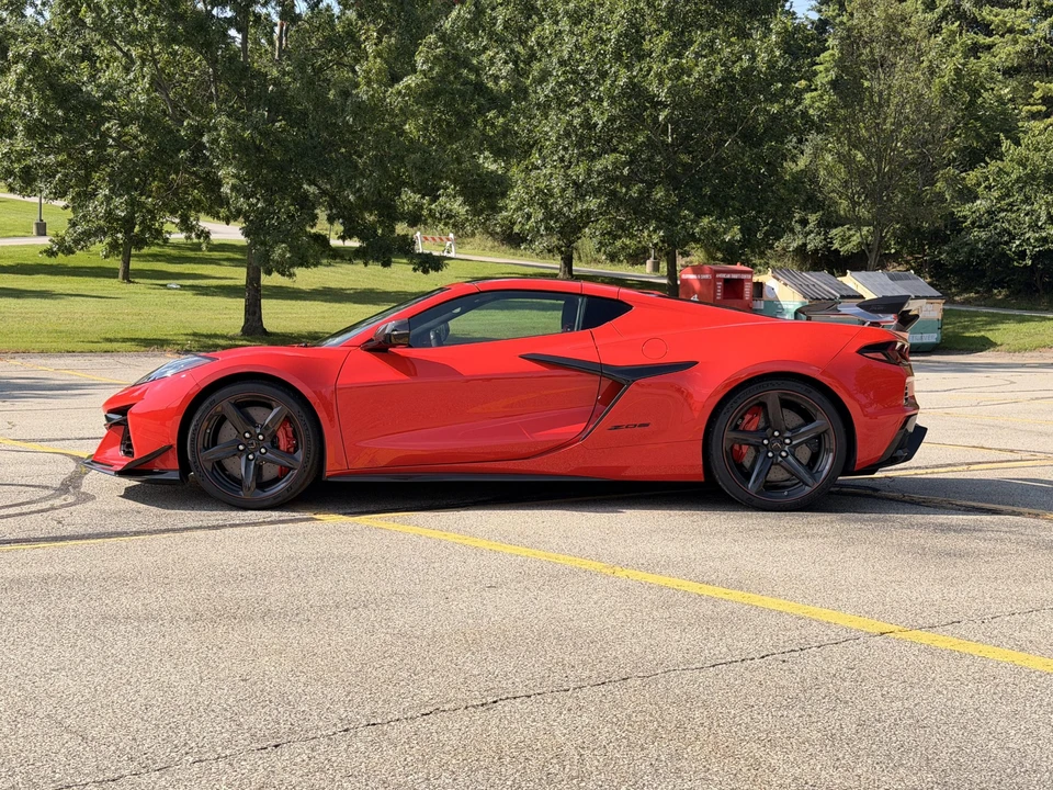 2024 Chevrolet Corvette C8 Z06 - Image 8 of 31