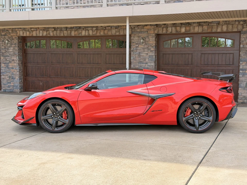 2024 Chevrolet Corvette C8 Z06 - Image 7 of 31