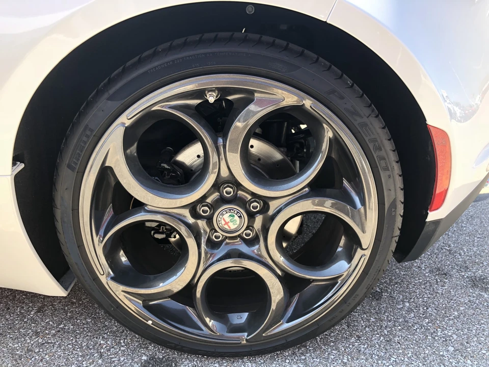 2017 Alfa Romeo 4C Coupe - Image 16 of 31