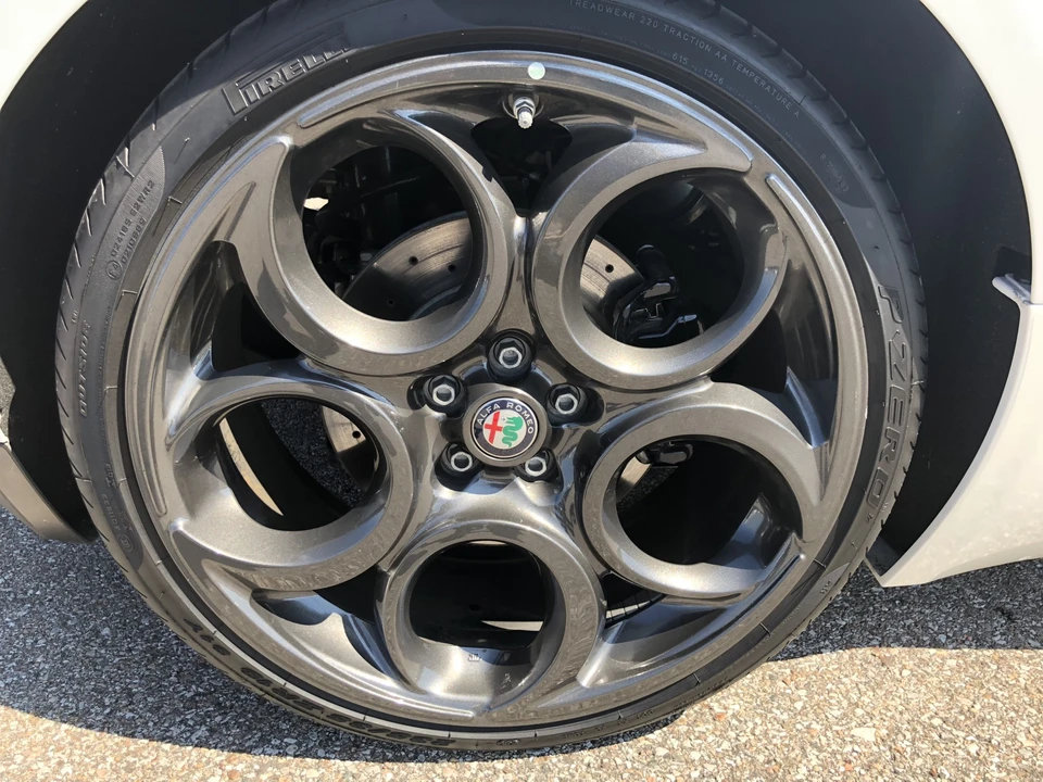 2017 Alfa Romeo 4C Coupe - Image 19 of 31