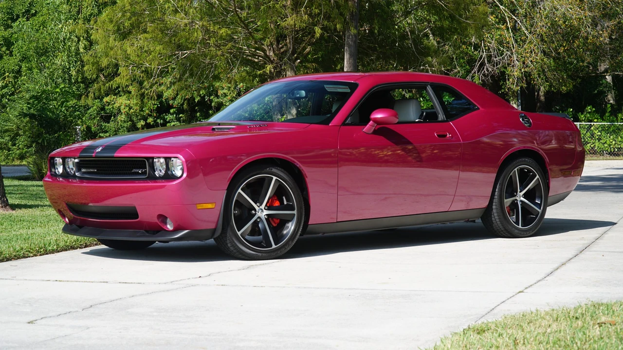 2010 Dodge Challenger SRT8 & 392 3rd Gen - Image 15 of 31