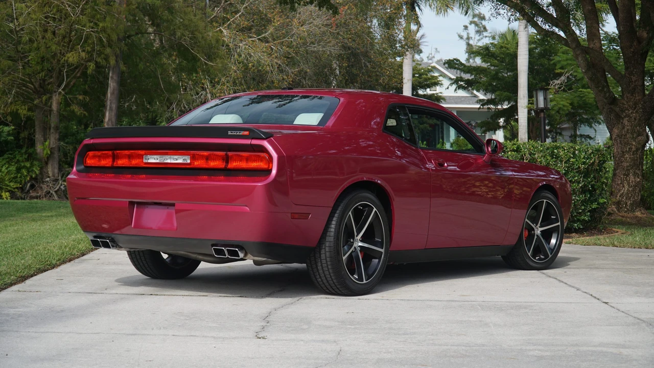 2010 Dodge Challenger SRT8 & 392 3rd Gen - Image 8 of 31