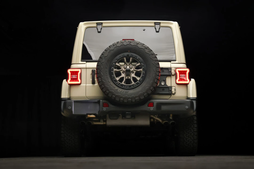 2022 Jeep JL Wrangler - Image 23 of 31