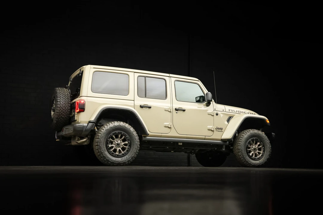 2022 Jeep JL Wrangler - Image 18 of 31