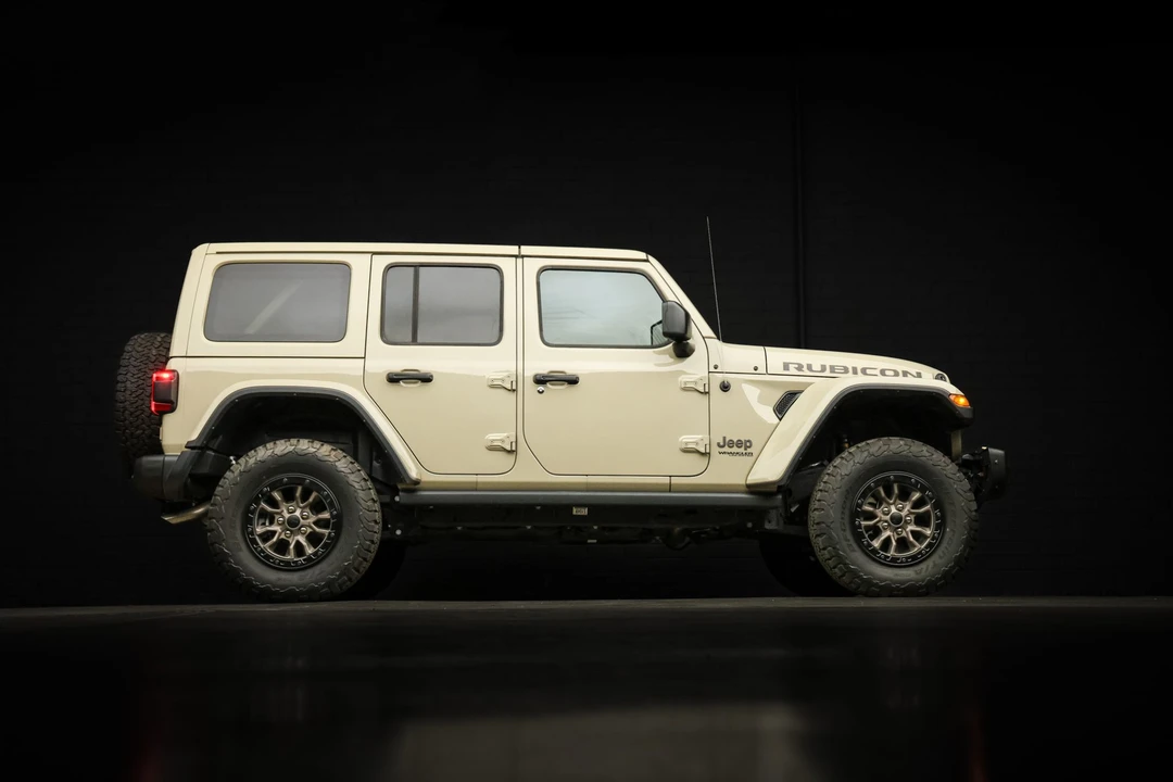 2022 Jeep JL Wrangler - Image 16 of 31