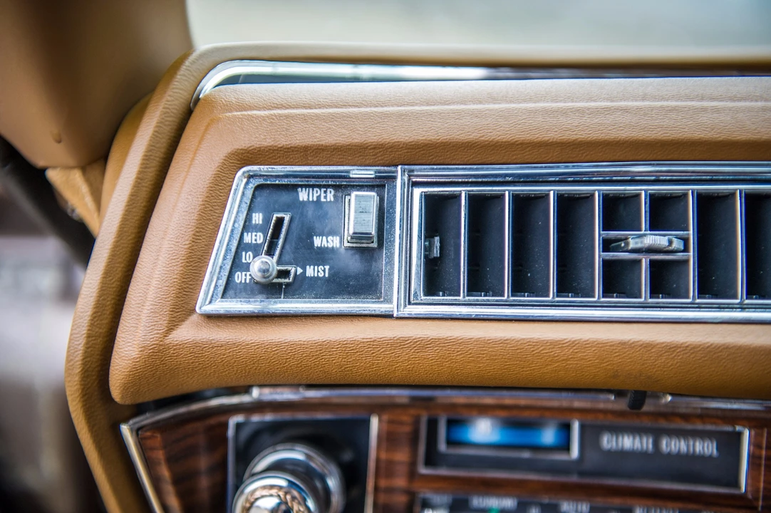 1976 Cadillac Eldorado 9th Gen - Image 28 of 31