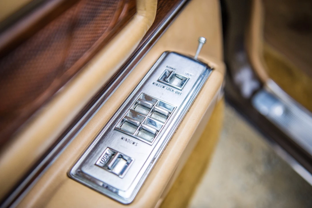 1976 Cadillac Eldorado 9th Gen - Image 26 of 31