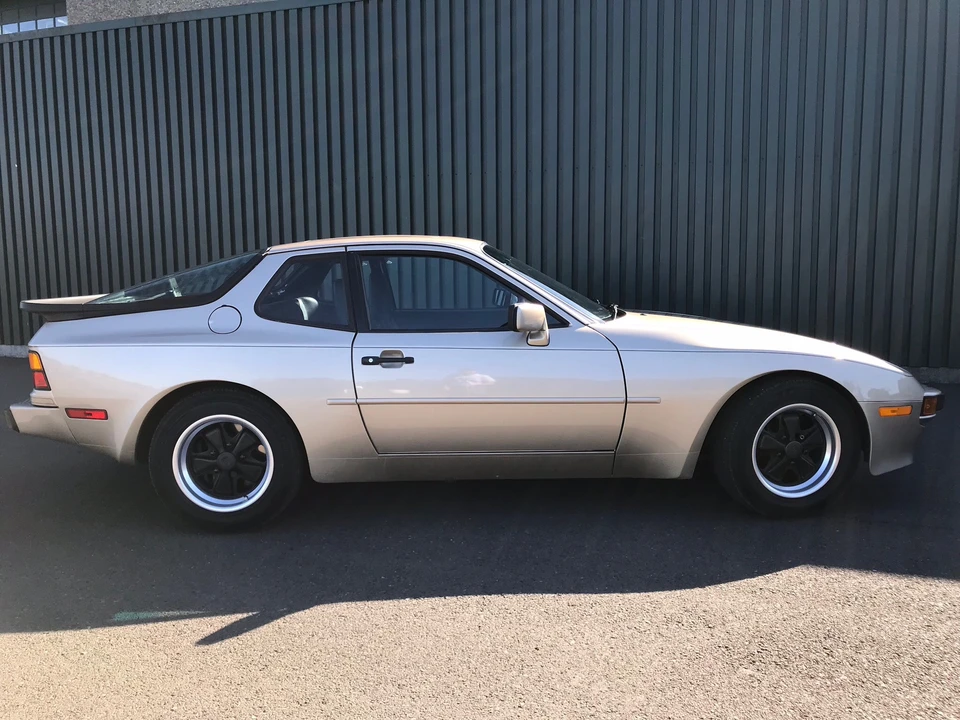 1985 Porsche 944 - Image 7 of 31