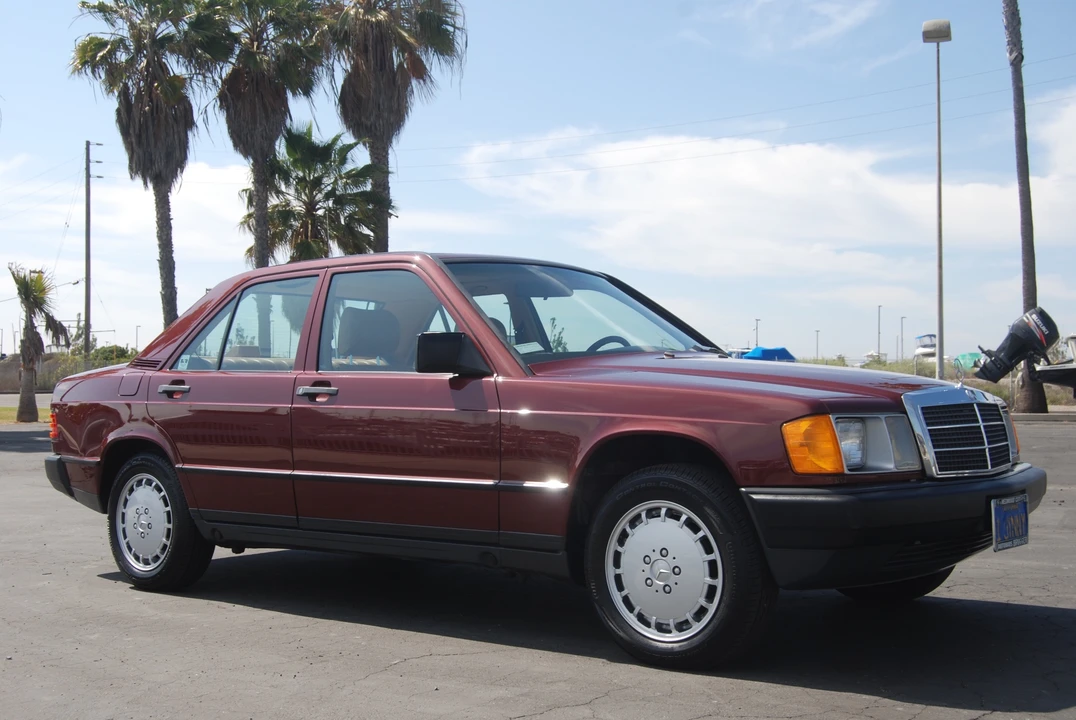 1986 Mercedes-Benz 190E - Image 2 of 31